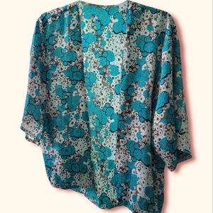 Short Kimono with flowers